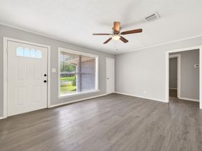 6718 Crosswell Street, Houston TX 77087