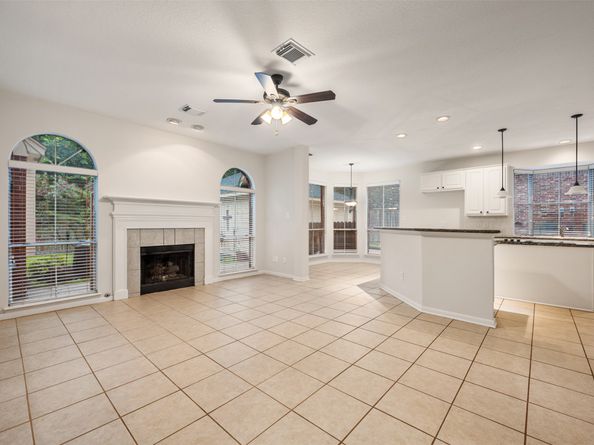 107 N N Sunny Slope Circle, The Woodlands TX 77381