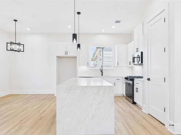 4508 Robertson, Houston TX 77009