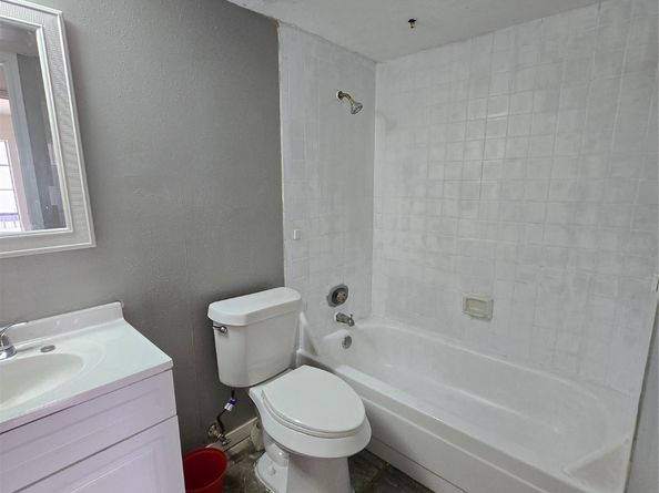 9550 Deering Drive 310, Houston TX 77036