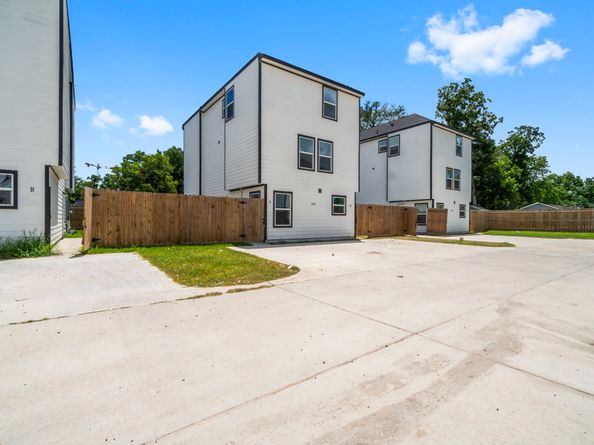6307 Sandra Street, Houston TX 77028