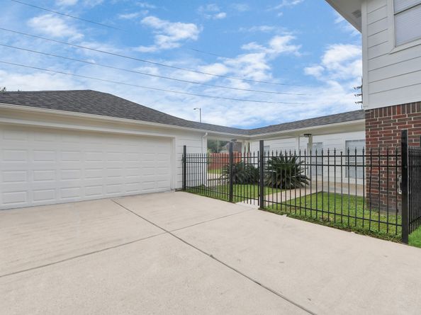 6502 Oakburl Court, Sugar Land TX 77479