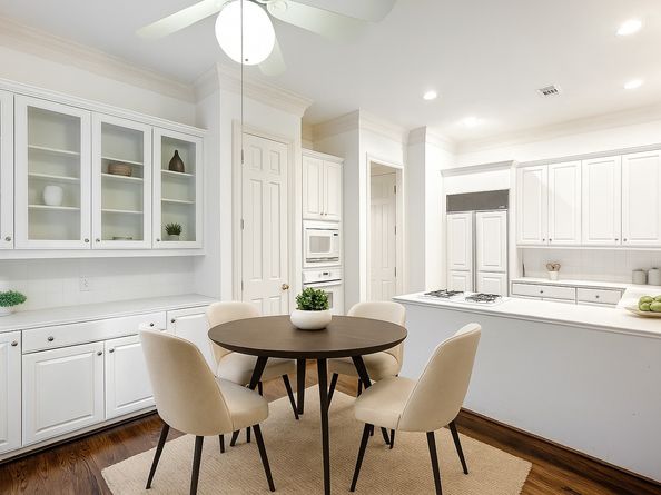 3220 Maroneal Street, Houston TX 77025