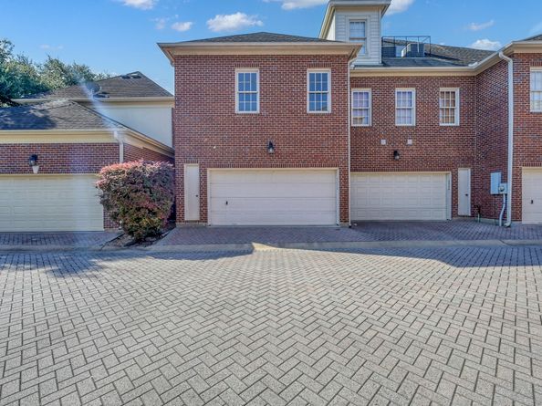 3220 Maroneal Street, Houston TX 77025