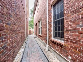 3220 Maroneal Street, Houston TX 77025