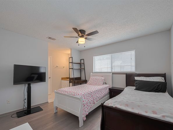 13798 Hollowgreen Drive 305, Houston TX 77082