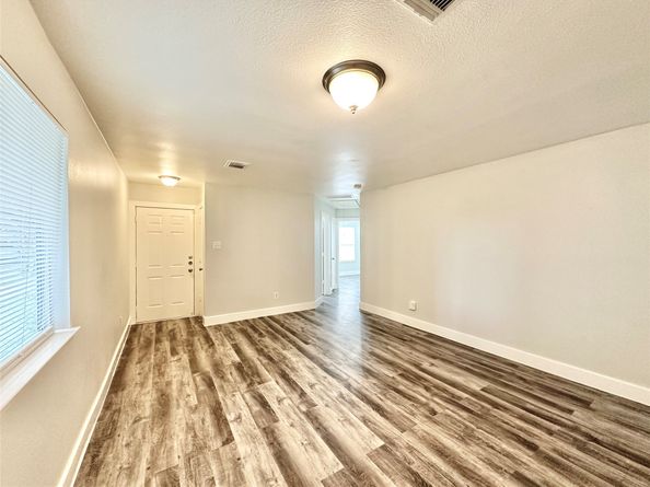 11956 Chanteloup Drive, Houston TX 77047