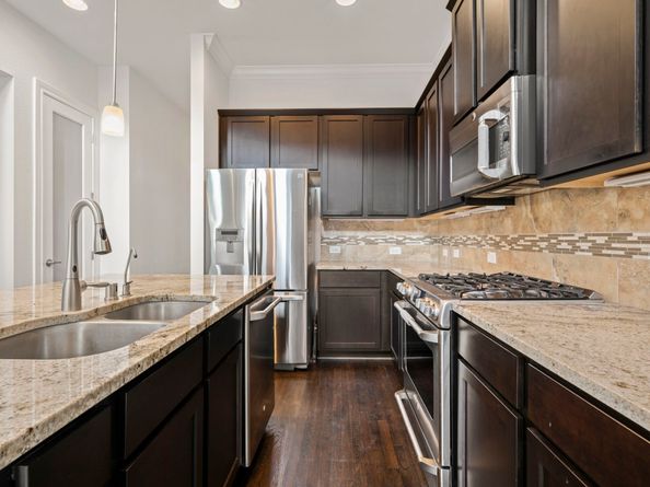 2623 Shady Woods Lane, Houston TX 77008