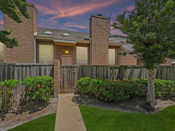 2831 Panagard Drive 39, Houston TX 77082