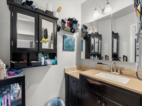 18204 Heritage Ln Lane 8204, League City TX 77058