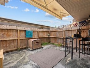18204 Heritage Ln Lane 8204, League City TX 77058