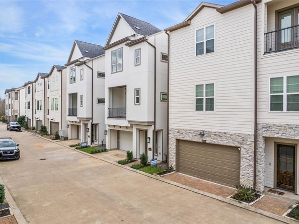 10923 Brookeshire Chase Lane, Houston TX 77043