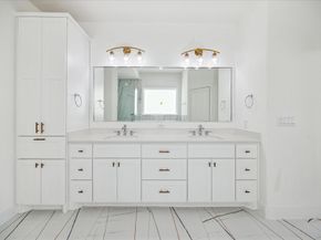 10923 Brookeshire Chase Lane, Houston TX 77043