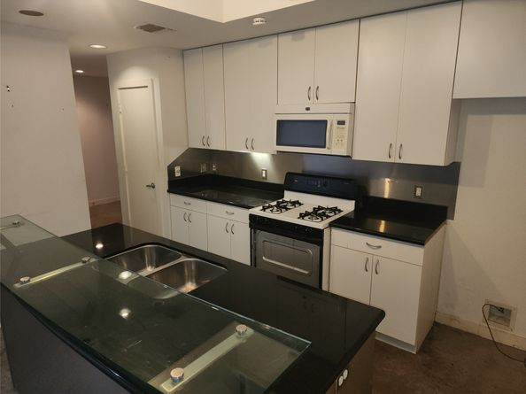5015 Floyd Street, Houston TX 77007