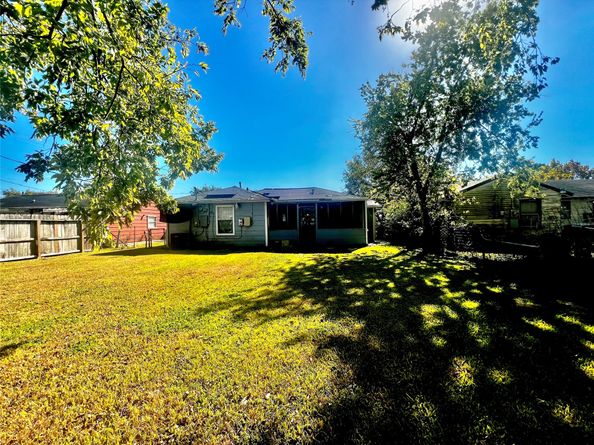 6606 Thornwall Street, Houston TX 77092