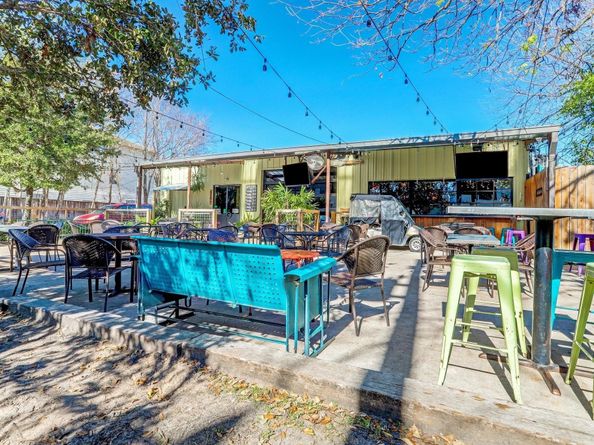 5949 Kiam Street B, Houston TX 77007