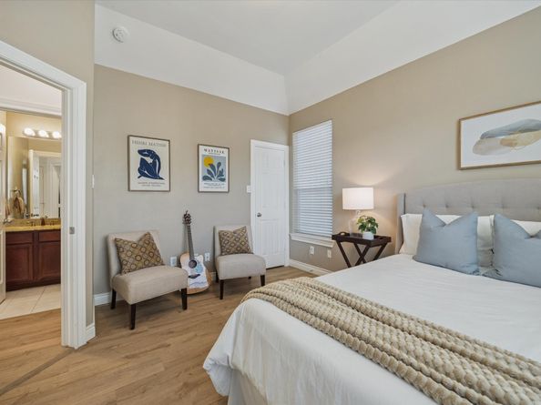 5949 Kiam Street B, Houston TX 77007