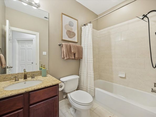 5949 Kiam Street B, Houston TX 77007