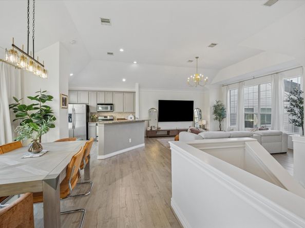 5949 Kiam Street B, Houston TX 77007