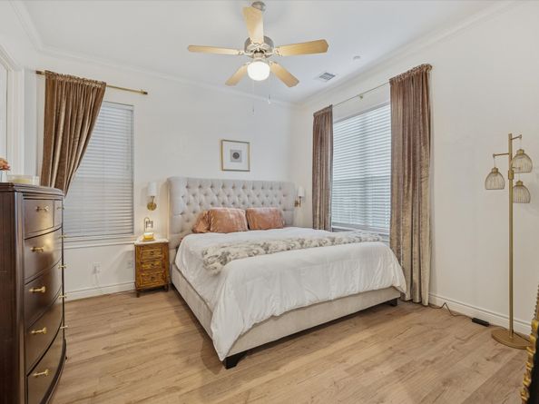 5949 Kiam Street B, Houston TX 77007