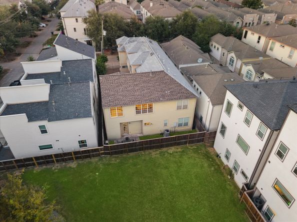 5949 Kiam Street B, Houston TX 77007
