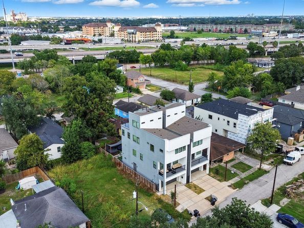 3605 Bremond Street, Houston TX 77004