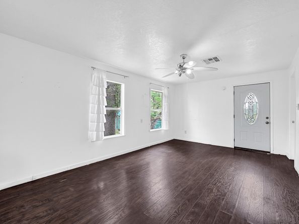 5015 Falls Street, Houston TX 77026