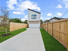 7704 Sealey Street, Houston TX 77088