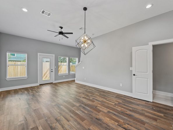 7704 Sealey Street, Houston TX 77088