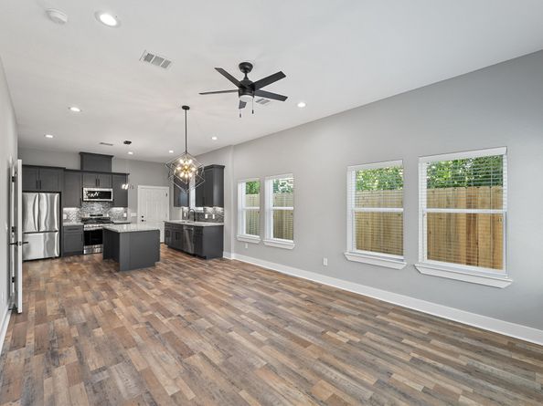 7704 Sealey Street, Houston TX 77088