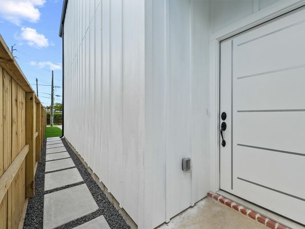 7704 Sealey Street, Houston TX 77088
