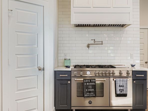 1012 W 23rd Street, Houston TX 77008