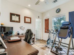 1012 W 23rd Street, Houston TX 77008