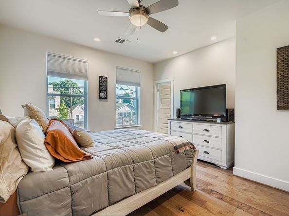 1012 W 23rd Street, Houston TX 77008