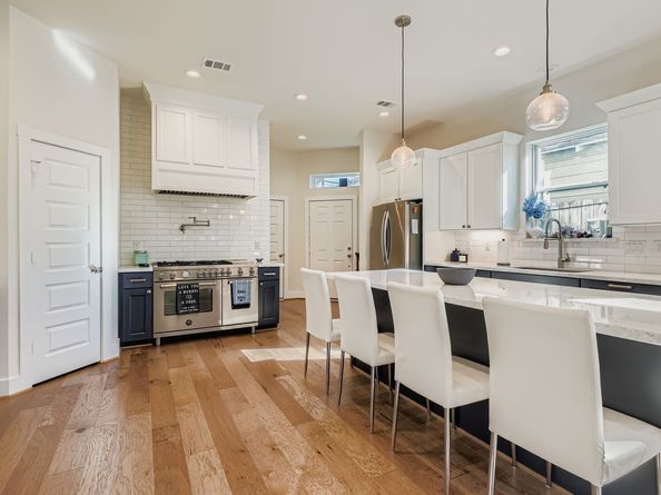 1012 W 23rd Street, Houston TX 77008