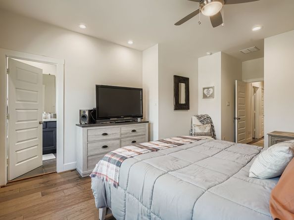 1012 W 23rd Street, Houston TX 77008