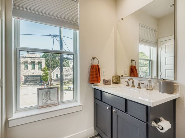 1012 W 23rd Street, Houston TX 77008