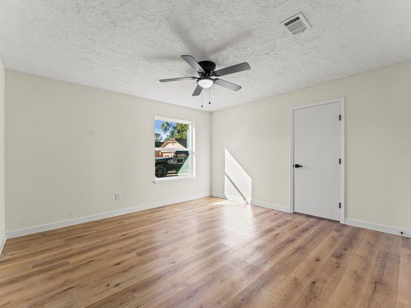 13307 N Thorntree Drive, Houston TX 77015