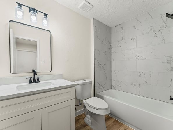 13307 N Thorntree Drive, Houston TX 77015