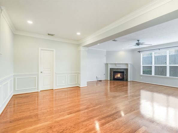 2634 Couch Street, Houston TX 77008