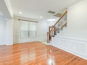 2634 Couch Street, Houston TX 77008