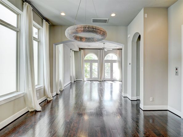 4006 Barnes Street, Houston TX 77007
