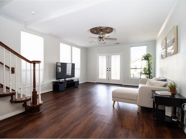 5201 Chapman Street, Houston TX 77009