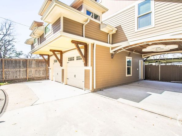 5201 Chapman Street, Houston TX 77009