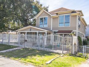 5201 Chapman Street, Houston TX 77009