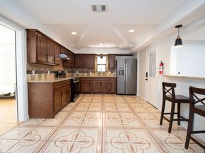 5201 Chapman Street, Houston TX 77009