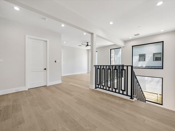 1014 Gardenia Drive, Houston TX 77018