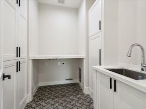 1014 Gardenia Drive, Houston TX 77018
