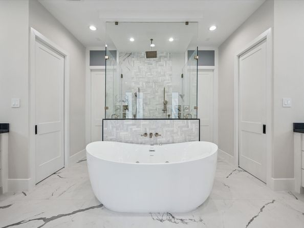 1014 Gardenia Drive, Houston TX 77018