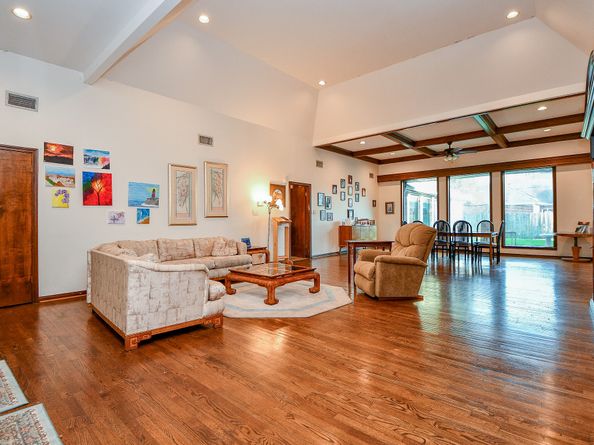 7703 Ludington Drive, Houston TX 77071